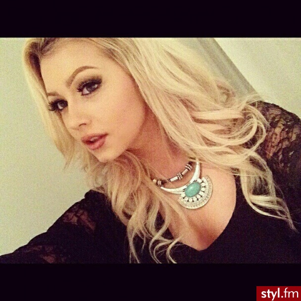 Blond Rozpuszczone Kręcone Na co dzień Długie Fryzury