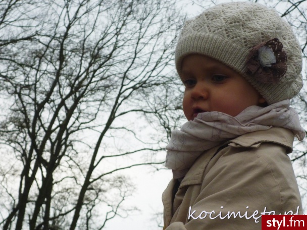 http://www.kocimieta.pl/2014/03/krolowa-bezu.html - Ubranka Dziecko