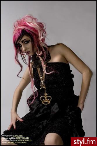 Audrey Kitching - Misz-masz