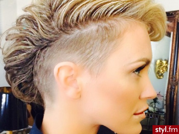 Nicky Whelan - Fryzury gwiazd Krótkie Fryzury