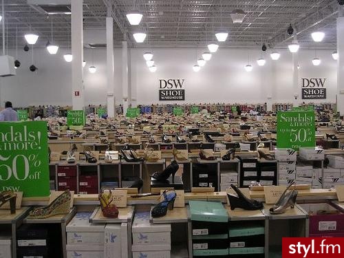 DSW- Designer Shoe Warehouse. Miejsce gdzie wszyscy chcą wejść, a tylko mężczyźni chcą wyjść :) - Pozostałe Buty Moda
