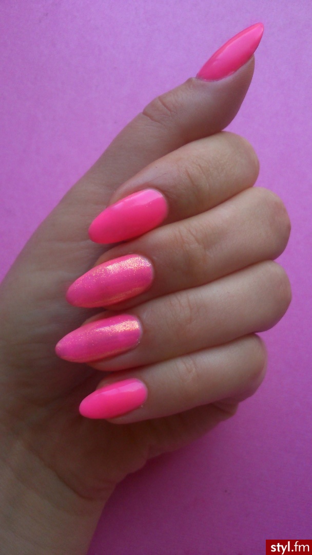 Semilac 043 ELECTRIC PINK   efekt syrenki - Migdałki Naturalne Paznokcie