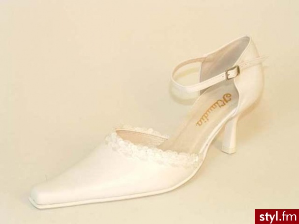 321 427
biały,cappuccino
rozmiar: 35-41
obcas: 6 cm - Pozostałe Buty Moda
