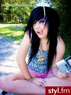 Brookelle bones. - EMO Alternatywne Średnie Fryzury