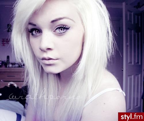 Blond Rozpuszczone Proste z grzywką Na co dzień Długie Fryzury