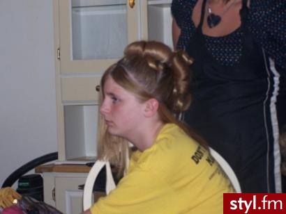 Wieczorowe Średnie Fryzury