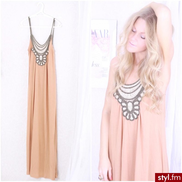 Sukienki Moda