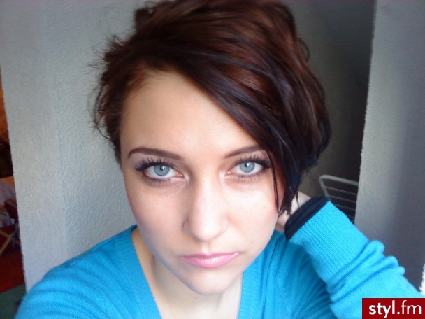 Średnie Fryzury