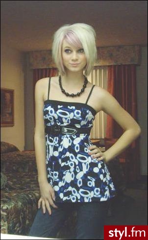 o - Średnie Fryzury