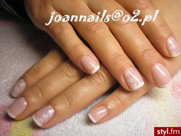 Autor: joannails tu też delikatny frenCZyk. Autor: <b>joannails</b><br /> - Paznokcie