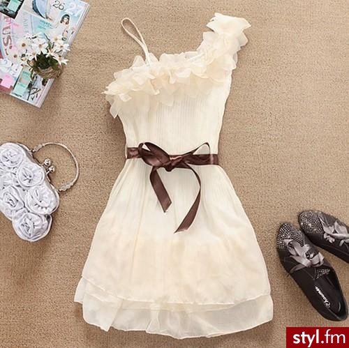 Sukienki Moda