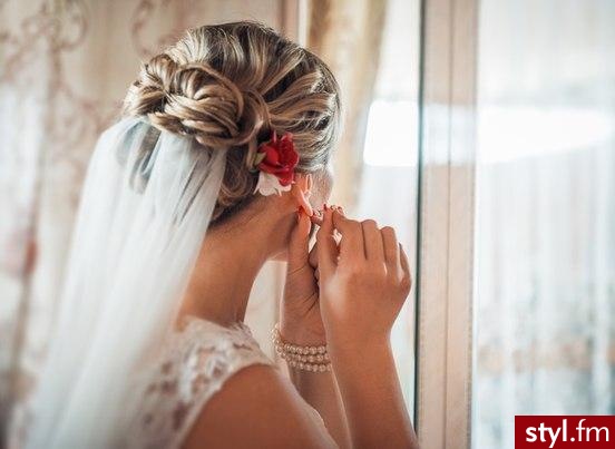 Upięcie Kręcone Ślubne Długie Fryzury
