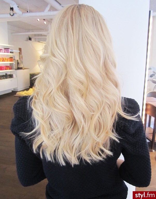 Blond Rozpuszczone Kręcone Na co dzień Długie Fryzury