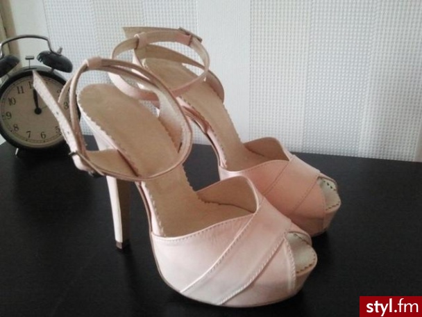 Szpilki Buty Moda