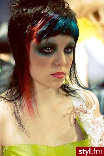 (\",) - Punk Rock Alternatywne Średnie Fryzury
