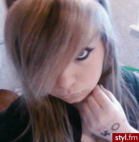 xX TULA Xx. fryz emo blad wlosy ;);* - EMO Alternatywne Średnie Fryzury