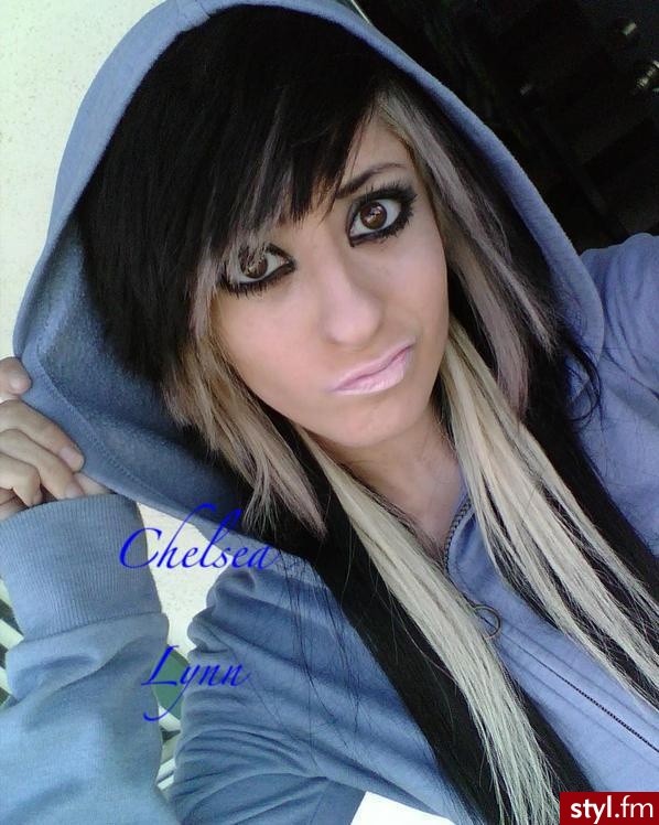 Chelsea Lynn - EMO Alternatywne Średnie Fryzury