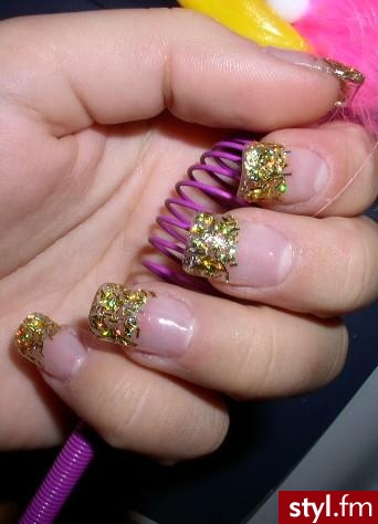 Autor: sarona22 Z brokacikiem:). Autor: <b>sarona22</b><br /> - Paznokcie