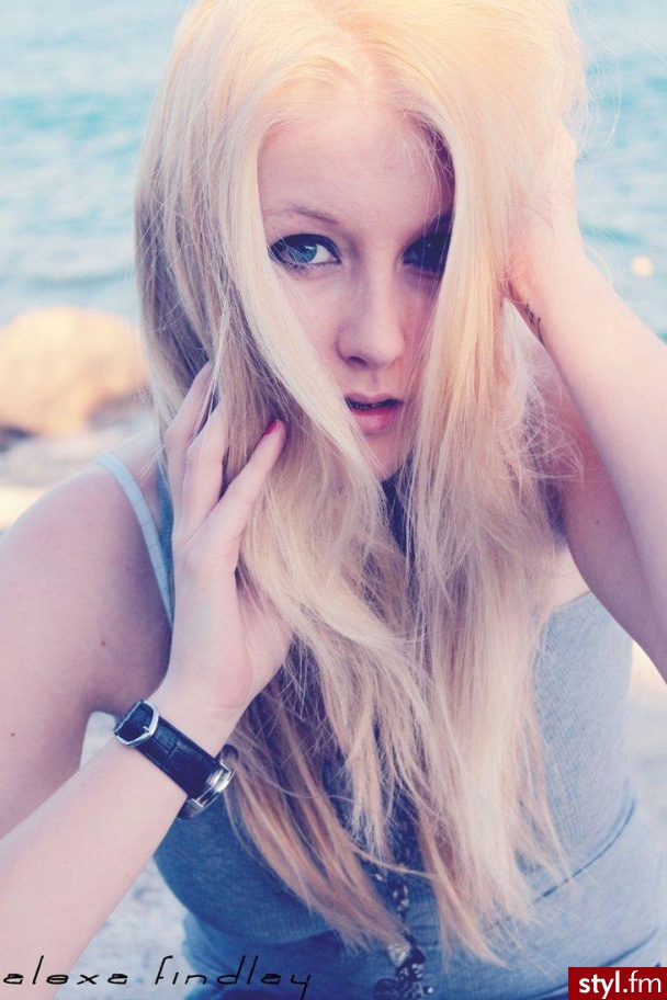 Blond fryzura - Długie Fryzury