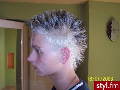 Ha xD Fajne nie?;d - Średnie Męskie Fryzury