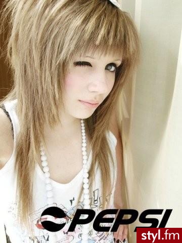Eli Cupcake - EMO Alternatywne Średnie Fryzury