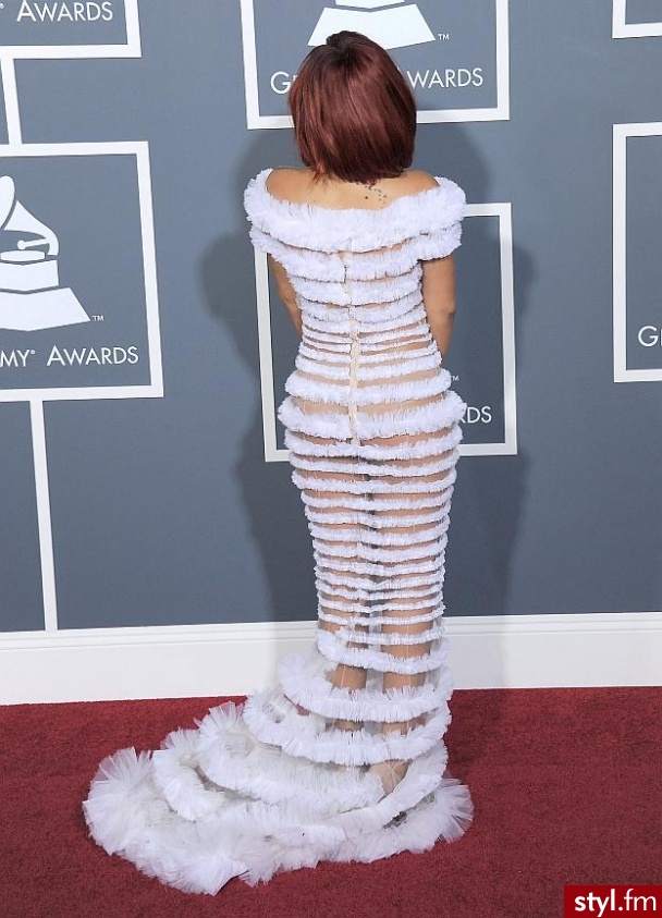 sukienka Rihanny z Grammy 2011 - Pozostałe Ciuchy Moda