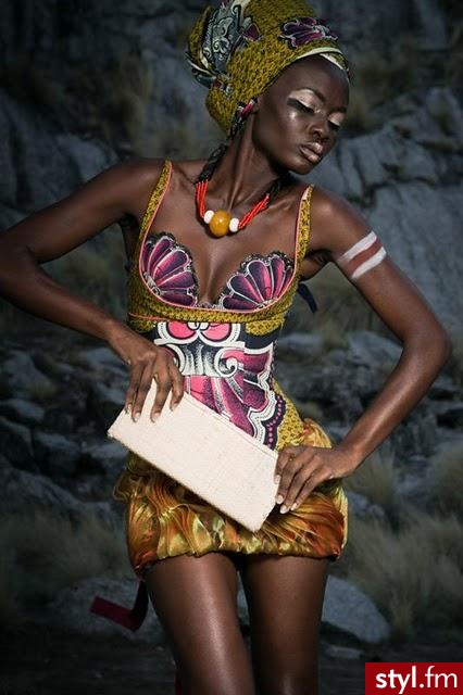 Sukienki Moda
