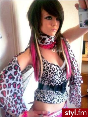 ;) ;******* - EMO Alternatywne Średnie Fryzury