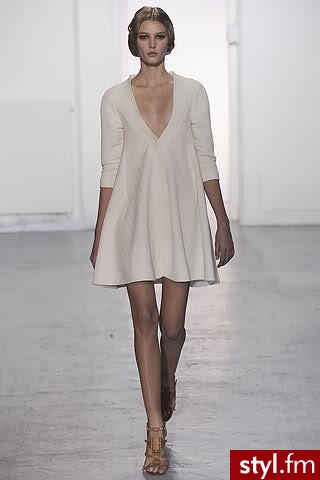 Sukienki Moda