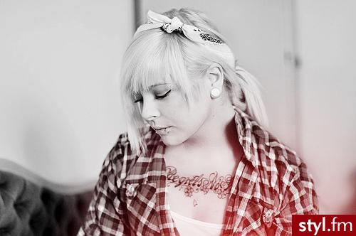 bandana. - Średnie Fryzury