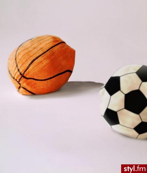 Niezwykłe... skarpetki! Rozłożone, wyglądają dość zwyczajnie, ale gdy tylko się je zwinie, zamieniają się w piłki do basketu i do footballu. Cena: 39 zł - Pozostałe Ciuchy Moda