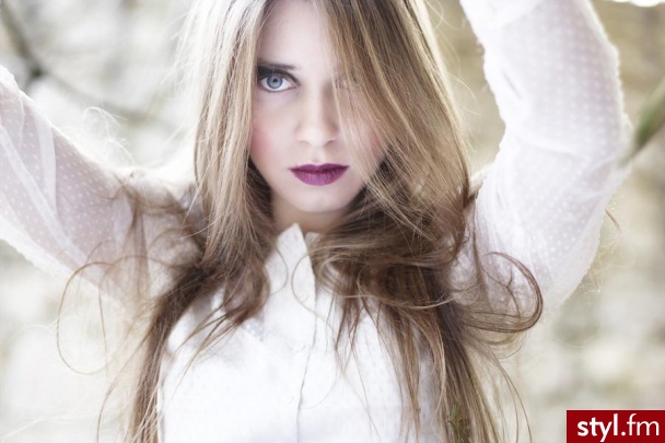 Ciemne blond włosy - Długie Fryzury