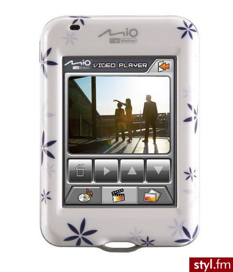 Urządzenie GPS Mio DigiWalker H610 ma w pamięci dokładne mapy szesnastu państw europejskich i może zapamiętać jeszcze więcej. Na dotykowym ekranie, który można obsługiwać rysikiem, poruszamy się w po wyraźnym, przyjaznym menu - Gadżety Inne Moda