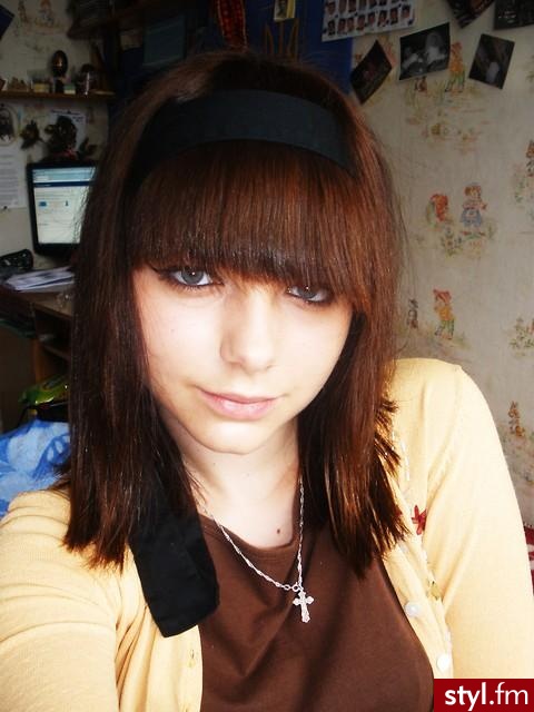 Średnie Fryzury