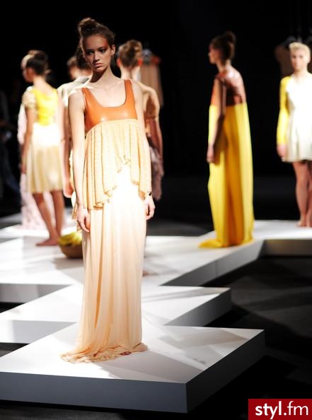 Sukienki Moda