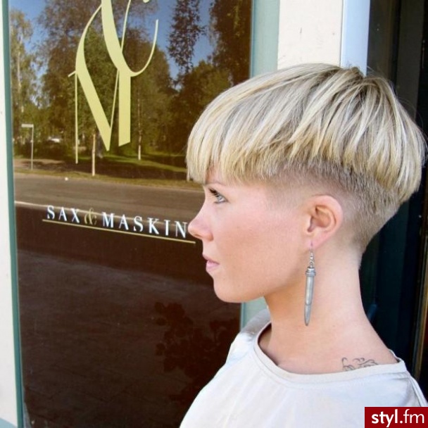 Blond Rozpuszczone Proste z grzywką Na co dzień Krótkie Fryzury