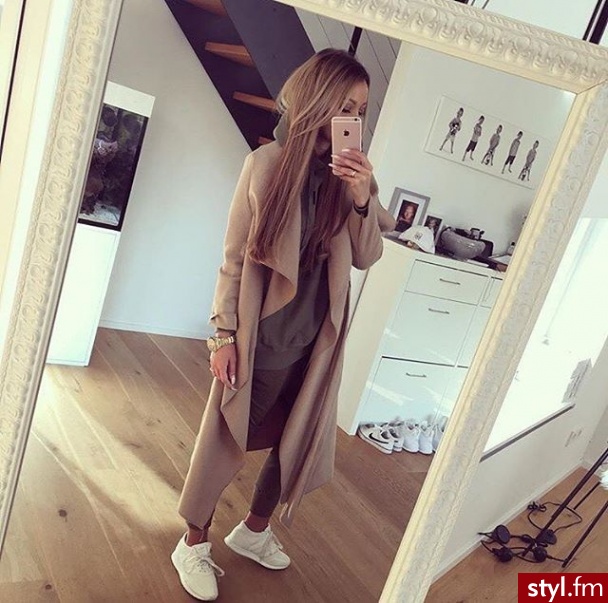 Poncza Okrycia Moda