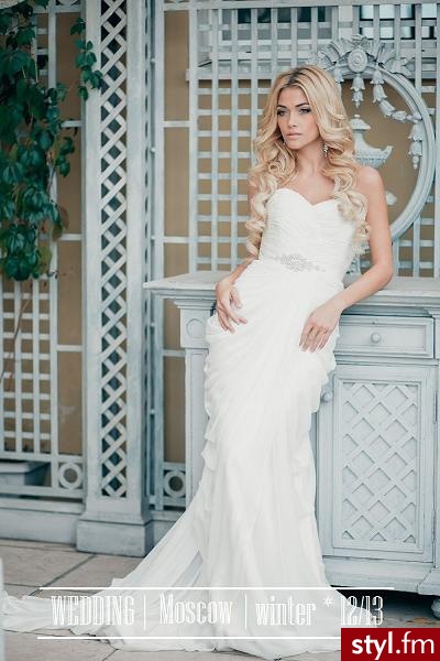 Blond Rozpuszczone Kręcone Ślubne Długie Fryzury