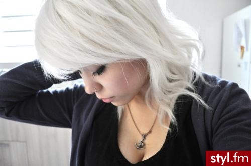 Blond Rozpuszczone Proste z grzywką Na co dzień Średnie Fryzury