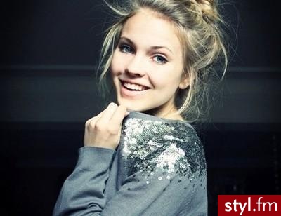 Średnie Fryzury