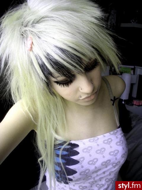 EMO Alternatywne Średnie Fryzury