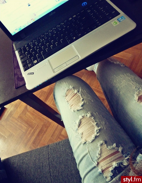 www.enjoyment.pl - Jeansy Spodnie Moda