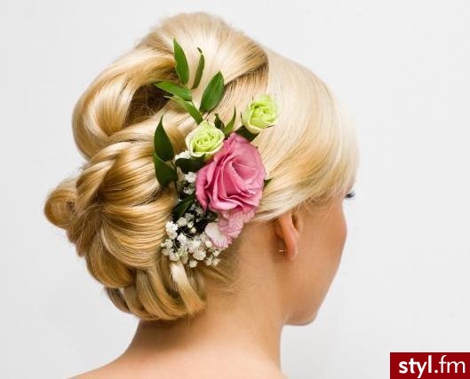 Blond Upięcie Proste Ślubne Średnie Fryzury
