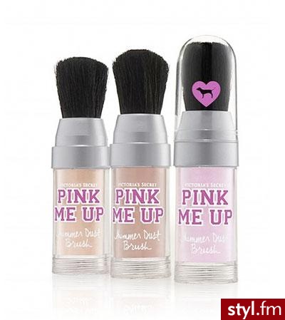 A może tak puder ze świecącymi drobinkami od Victoria’s Secret Pink? Za jeden zapłacisz 7 dolarów, za trzy - $15. - Misz-masz