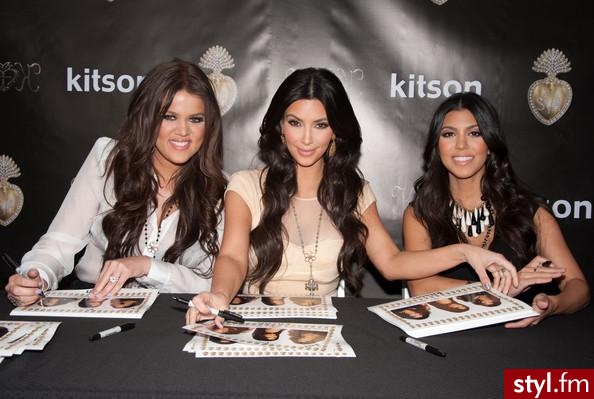 Kim & Khloe & Kourtney Kardashian - Długie Fryzury