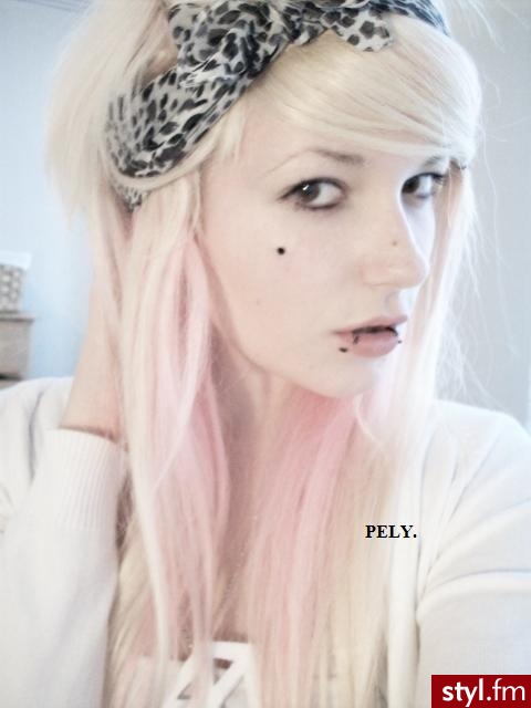 szarlot. ;33 - EMO Alternatywne Średnie Fryzury