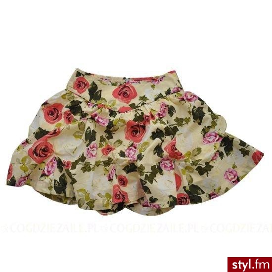Spódniczka - Cropp. Kwiecista mini z najnowszej kolekcji Cropp\'a. W najmodniejszy w tym sezonie kwiatowy deseń. Ma fason trapezu i fabryczne marszczenia. Świetna do balerin i topu na ramiączkach. - Pozostałe Ciuchy Moda