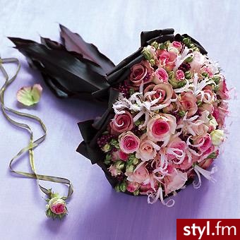 znalezione w necie :) jeśli jest proszę o link usunę ;) - Bukiety ślubne Ślub Moda