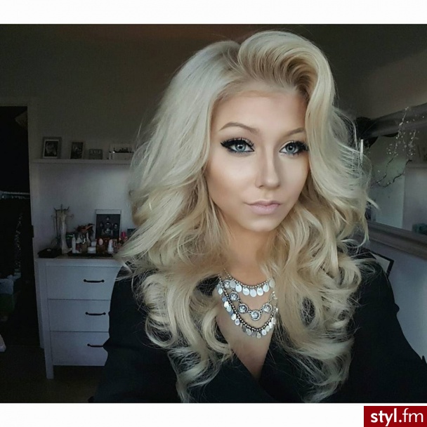 Blond Rozpuszczone Kręcone Na co dzień Długie Fryzury