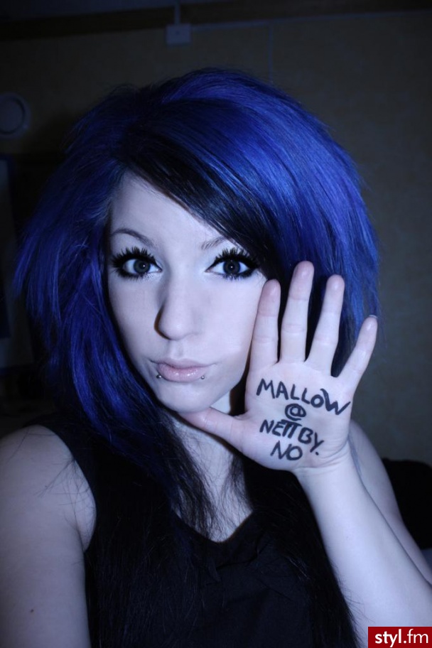 Kitty Mallow - EMO Alternatywne Średnie Fryzury